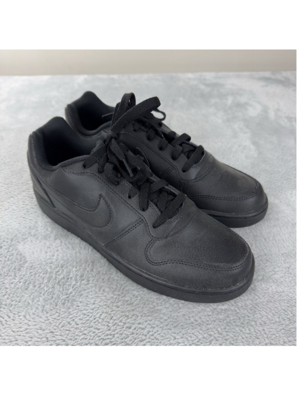 Nike NWOT Men's Size 10 US/9 UK/44 EU Eberon Black Low Top Sneakers AQ1775-003